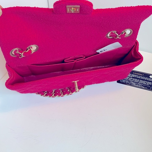 NWT CHANEL π¦πRARE Hot Pink East West Rectangular Tweed Boucle Flap Matte Gold HW - Picture 7 of 16